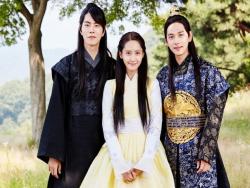 YoonA Shares Her Thoughts On How The Love Triangle In “The King Loves” Ended