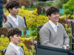Yoo Seung Ho Is A Source Of Bright Energy On Set Of His Upcoming Rom-Com Drama