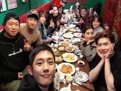 “While You Were Sleeping” Cast And Crew Pose For Photos Together At Reunion Dinner